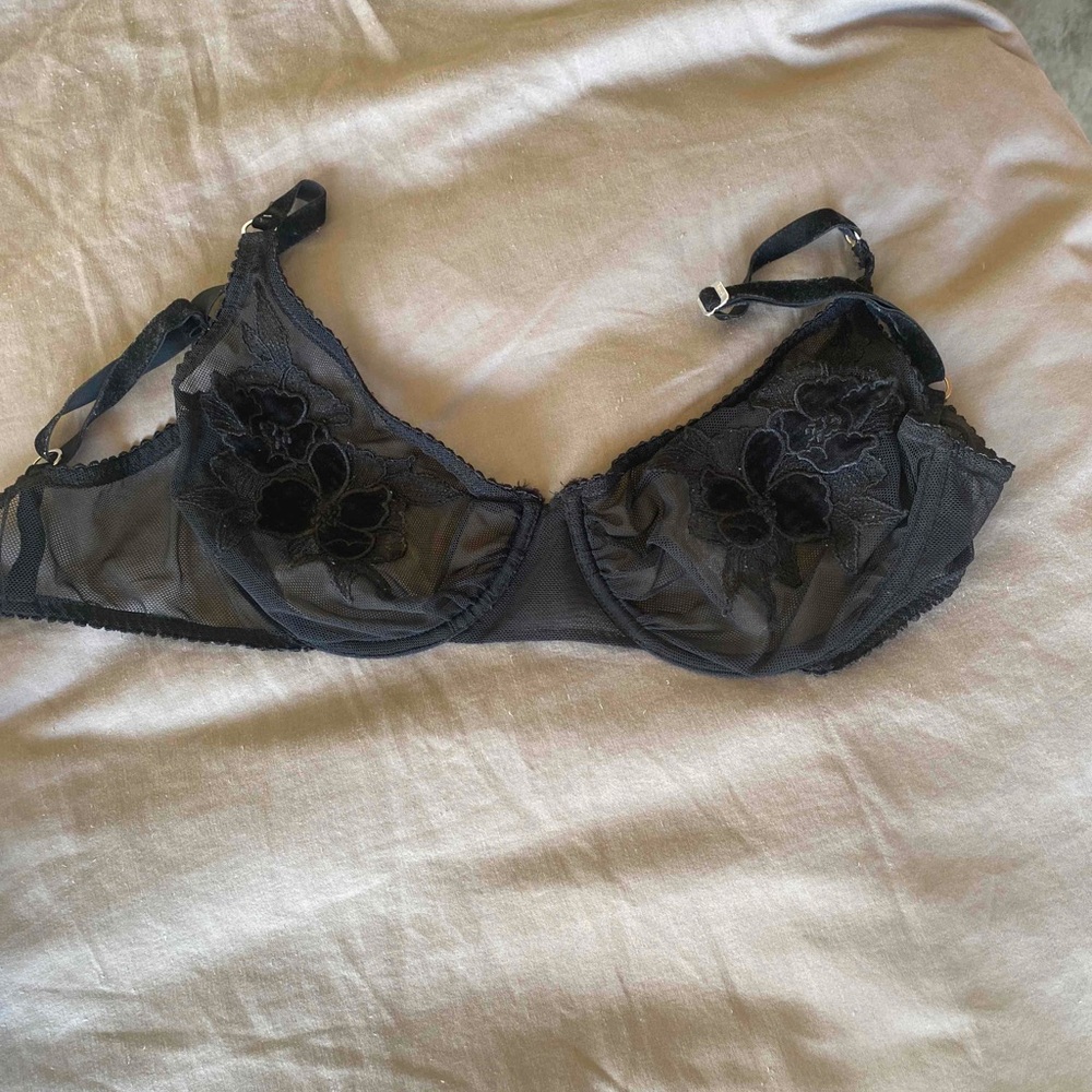 Lonely lingerie bra